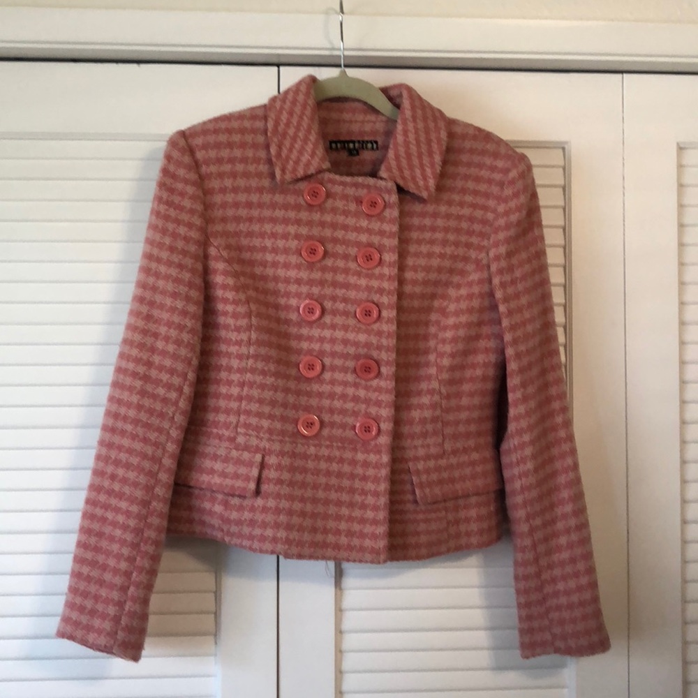 Adorable houndstooth double breasted jacket!